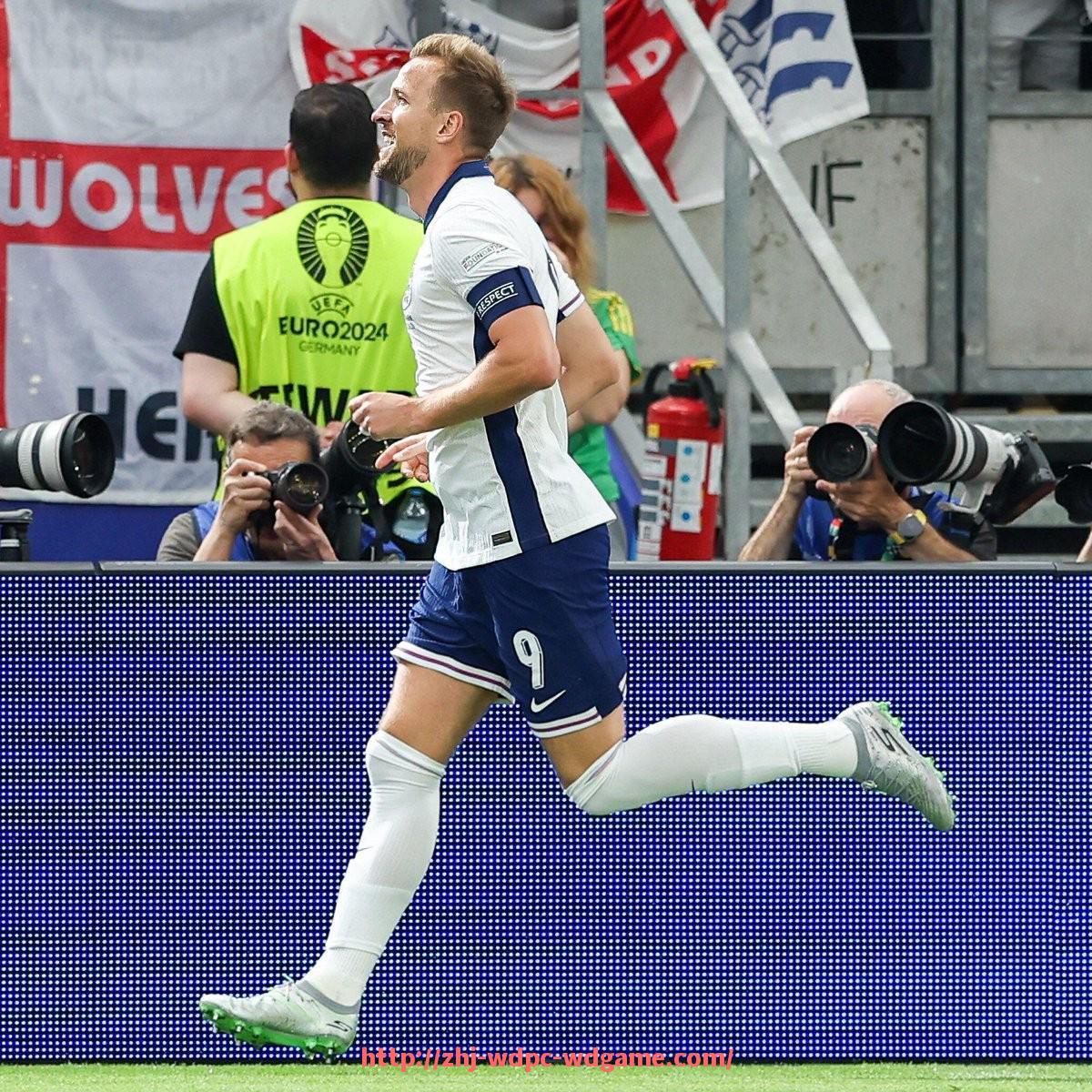 问鼎娱乐官方网站-法甲球员职业路径跟踪：五年成长曲线与数据对比分析