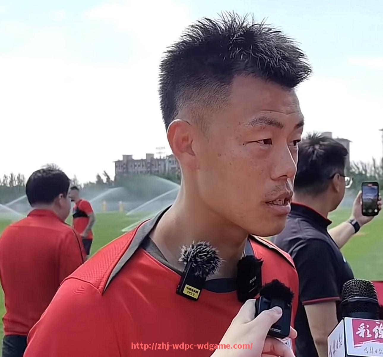 问鼎娱乐官方网站-世俱杯球员专用护腕功能及防护效果评测